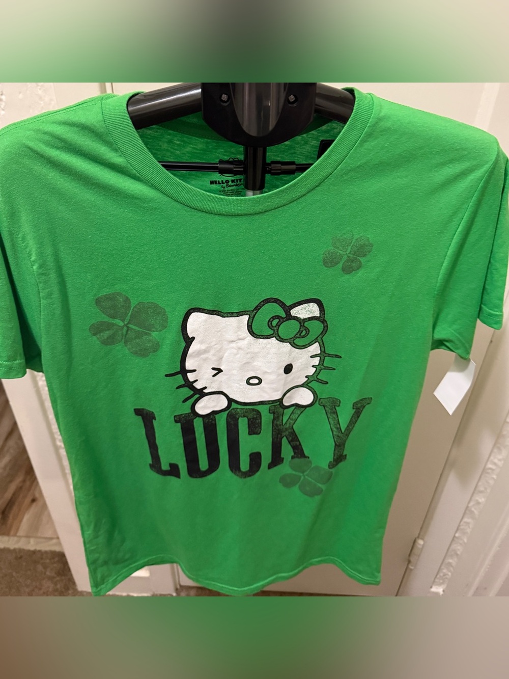 Hello Kitty unisex medium Green 'Lucky' Graphic Tee